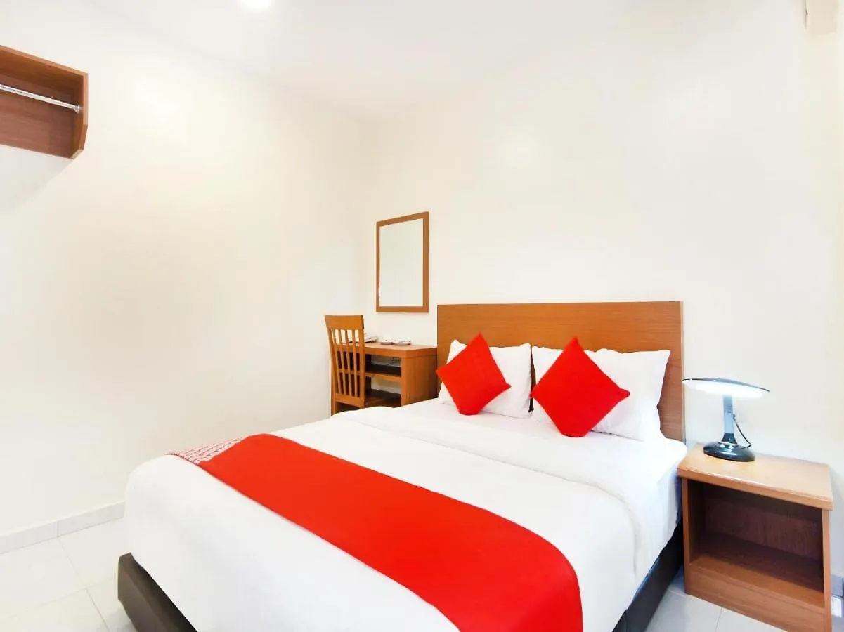Lawten Hotel Malacca 2*,