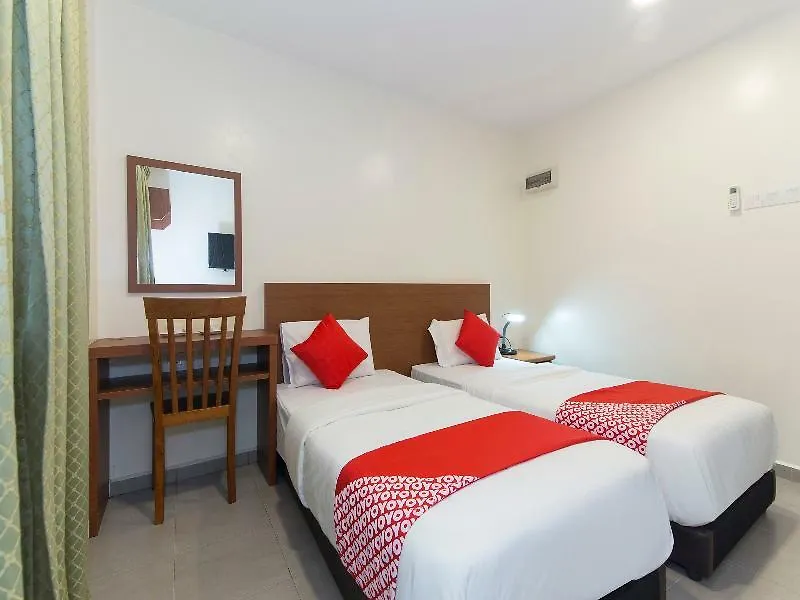 Lawten Hotel Malacca 2*,